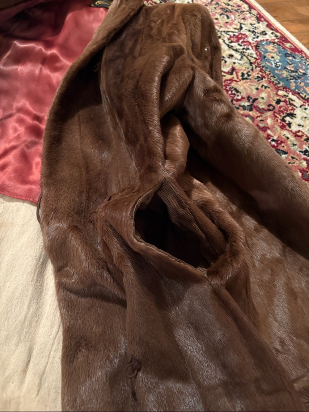 Otter Fur Coat - Picture 6 of 11